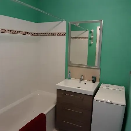 Moderne Avec Terrasse Et Piscine Appartement *