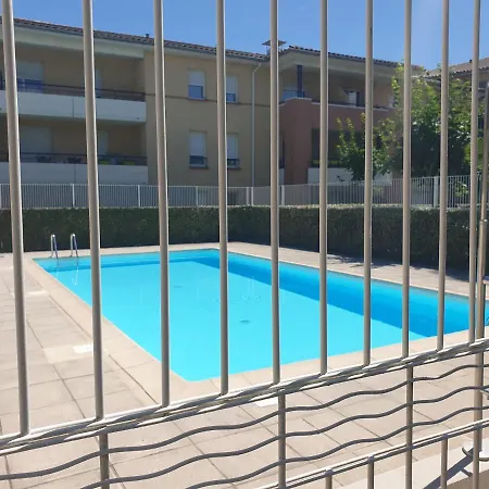 Moderne Avec Terrasse Et Piscine *